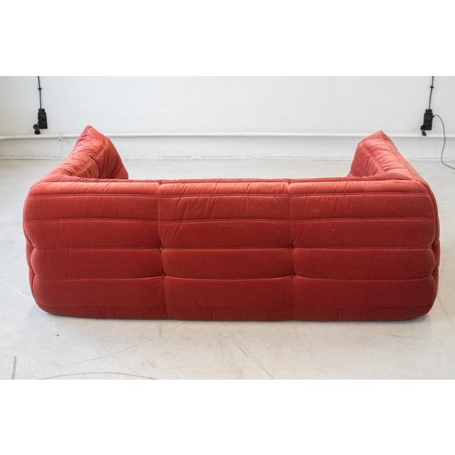 Vintage Two-Seat Togo Sofa with Arms in Burgundy Velvet by Michel Ducaroy for Ligne Roset, 1970s For Sale - Image 11 of 18