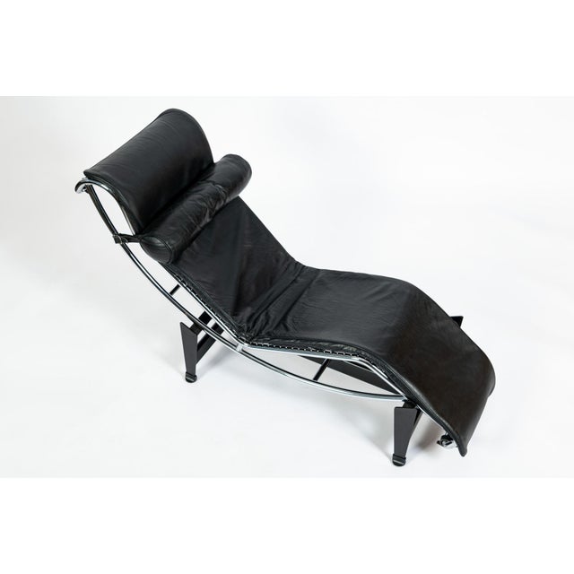 Cassina Lc4 Black Leather Chaise Lounge Chair by Le Corbusier 1994 For Sale - Image 11 of 18