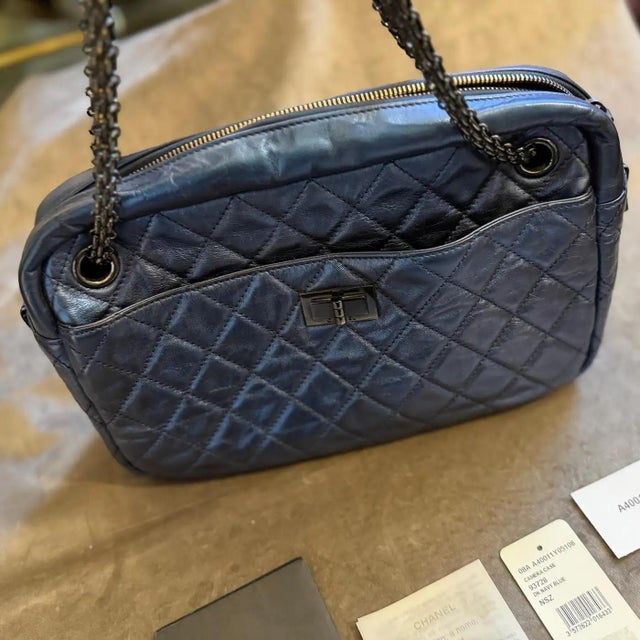 Metal Iconic Chanel 2.55 Blue Metallic Leather and Black Chain Shoulder Bag For Sale - Image 7 of 17