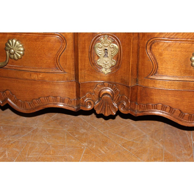 Louis XV Style Commode in Walnut and Cherry Wood, 1700s For Sale - Image 14 of 17