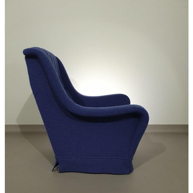 Graceful arm chair / wool bouclé / 70's Width 75 Deptth 80 Height 85 Seat height 38 cmWeight 40 kg