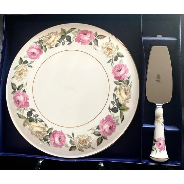 Ceramic Royal Worcester Royal Garden Elgar Cake/Gateau Plate & Server- 2 Pieces Vintage Excellent Mint Condition For Sale - Image 7 of 11