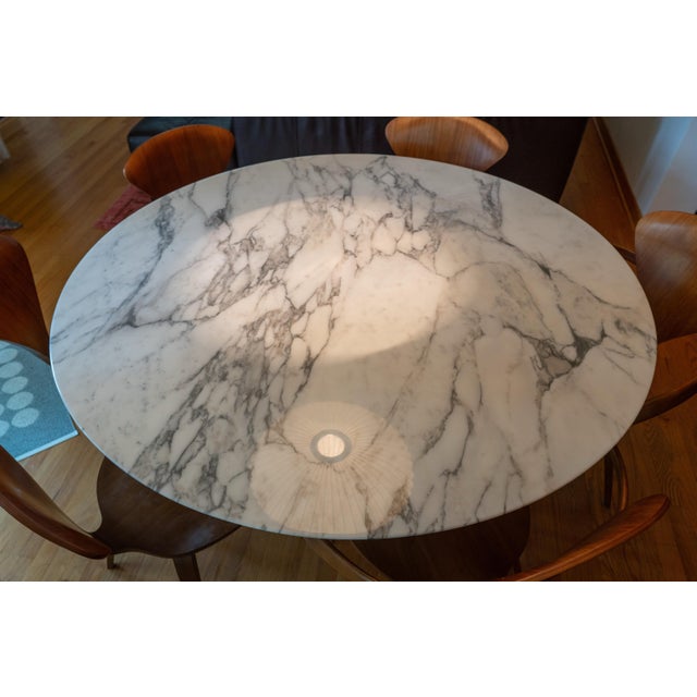 Authentic Knoll Saarinen 54” Dining Table with polished Arabescato marble top and white pedestal base. Beautiful condition...