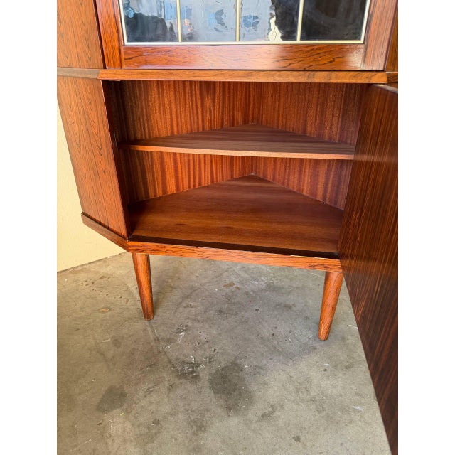 Mid Century Danish Rosewood Corner Cabinet – Vintage Scandinavian Display Cabinet 1960s For Sale In Los Angeles - Image 6 of 10