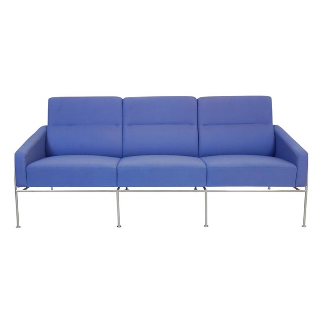 Model 3303 3-Seater Sofa in Blue Fabric by Arne Jacobsen, 1997 For Sale