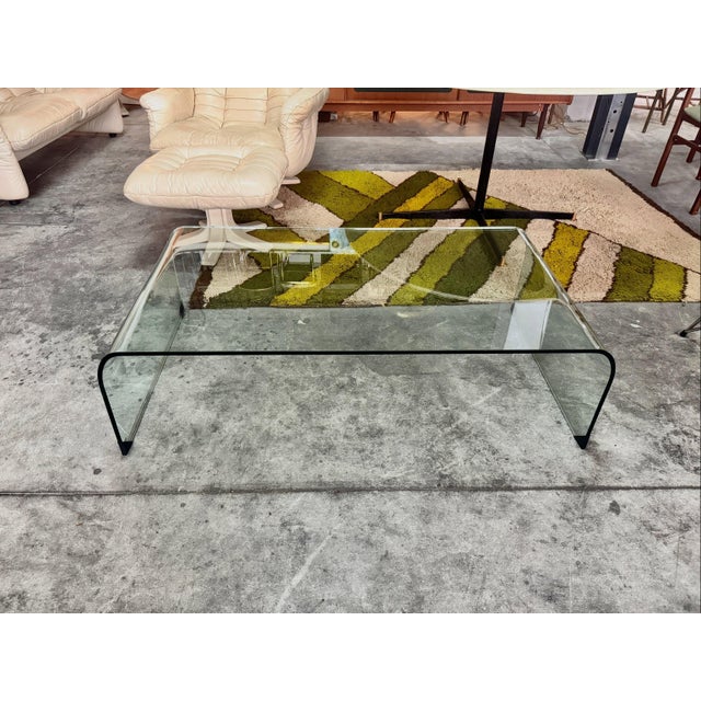 1980s Curved Glass Coffee Table with Waterfall Effect, 1980s For Sale - Image 5 of 7