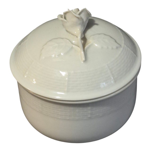 Vintage White Fine Porcelain Attributed Herend Small Rose Top Trinket Box For Sale