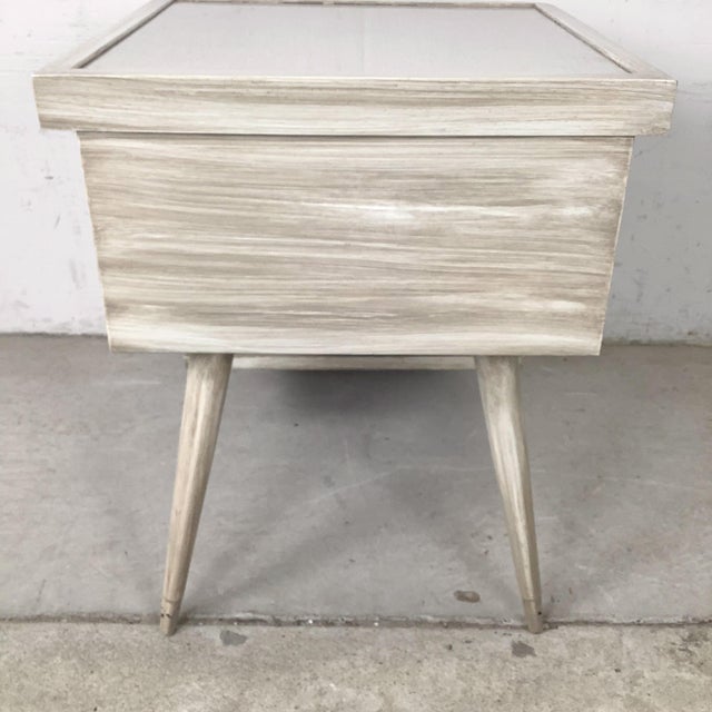 Pair of Vintage American Three-Tier Step End Tables For Sale In Philadelphia - Image 6 of 12