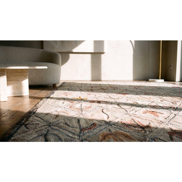 Textile 1920s Gray Foliate Antique American Hooked Rug 6' X 9' Handknotted Wool Carpet For Sale - Image 7 of 8