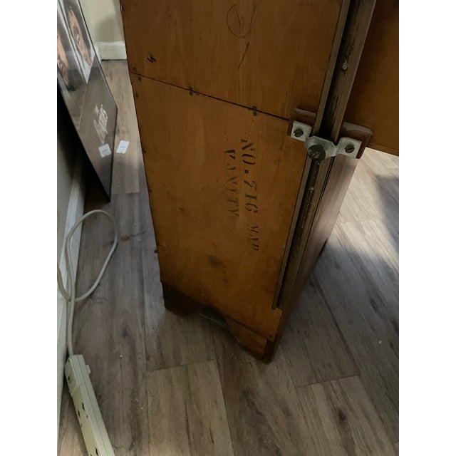 Mid 20th Century Maple Vanity - Set of 3 For Sale In Detroit - Image 6 of 9