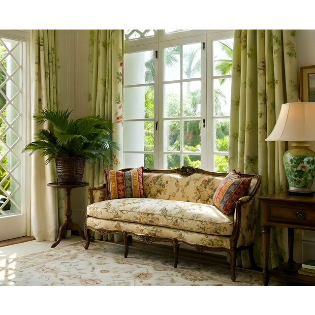 Mid 20th Century Louis XV Carved Walnut Settee | Newly Upholstered French Linen & Down Cushion | Palm Beach / Grandmillennial Style For Sale - Image 9 of 14