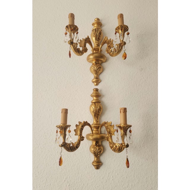 Antique Florentine Wall Lamp in Wood and Hand-Carved Gilded in Gold Leaf with Crystal Pendants, Italy, 1950s For Sale - Image 17 of 18