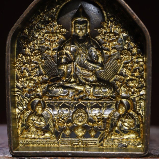 1950s Antique Tibetan Tsha Tsha Mould of Tsongkhapa, Himalayan Buddhist Art For Sale - Image 5 of 9