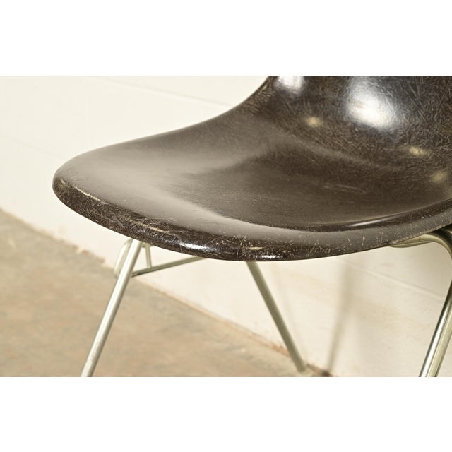 Charles & Ray Eames for Herman Miller DSS Seal Brown Stacking Shell Chairs | Pair For Sale - Image 9 of 17