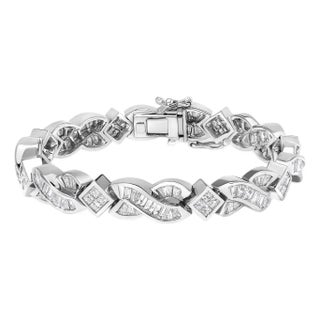 14K White Gold 8 1/5 Cttw Diamond Geometric Twisted Link Bracelet For Sale