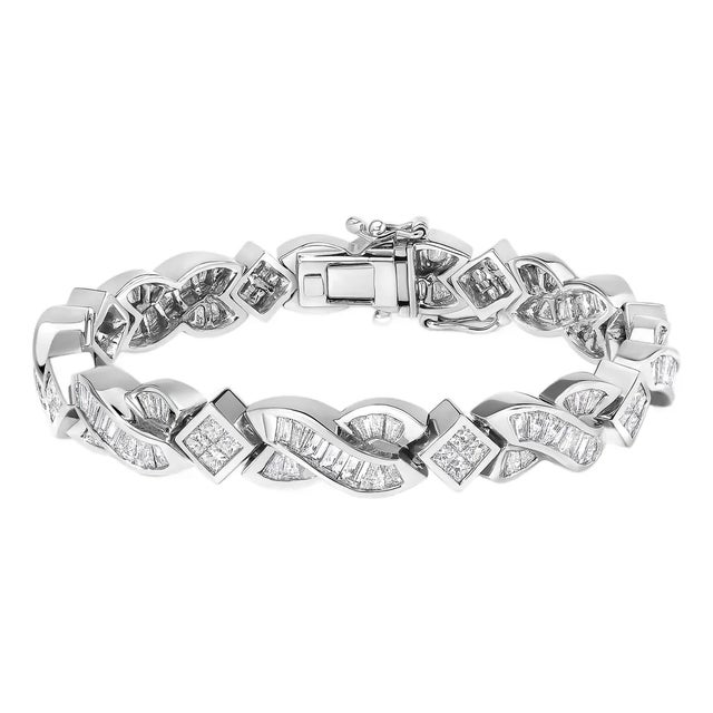 14K White Gold 8 1/5 Cttw Diamond Geometric Twisted Link Bracelet For Sale