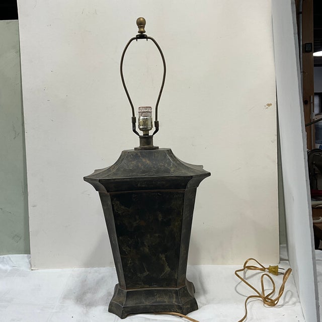 Asian 1940s Pagoda Metal Earthy Color Faux Painted Lamp For Sale - Image 3 of 10