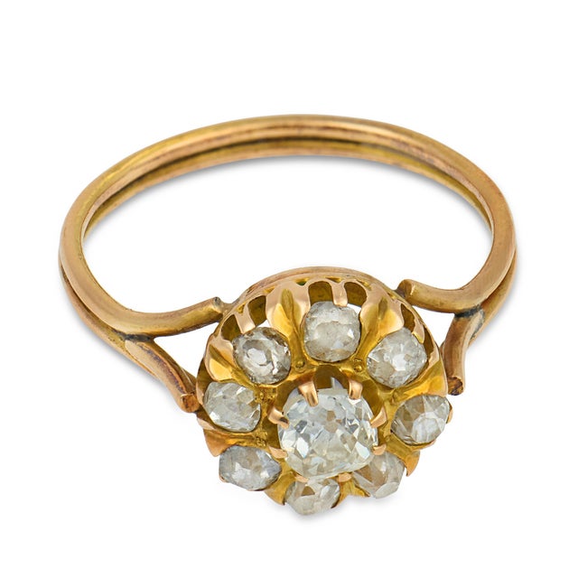 Victorian 19th Century Victorian Old Mine Cut Diamond 18k Yellow Gold Cluster Ring, Size 6.75 For Sale - Image 3 of 6