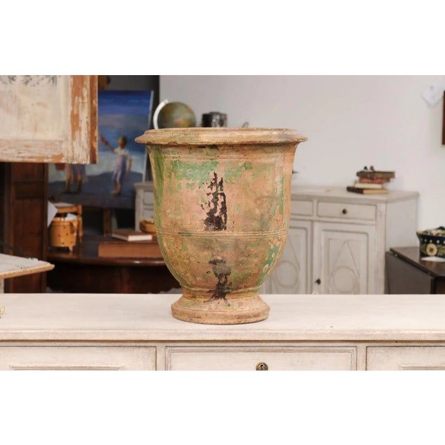 French Provençal Early 19th Century Anduze Vase with Hints of Green and Brown For Sale In Atlanta - Image 6 of 12