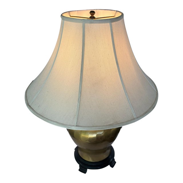 Mid-Century Modern Urn Style Brass Lamp With Champagne Softback Bell Lamp Shade, Scalloped Trim at the Top and 9223 Stamp on Bottom For Sale