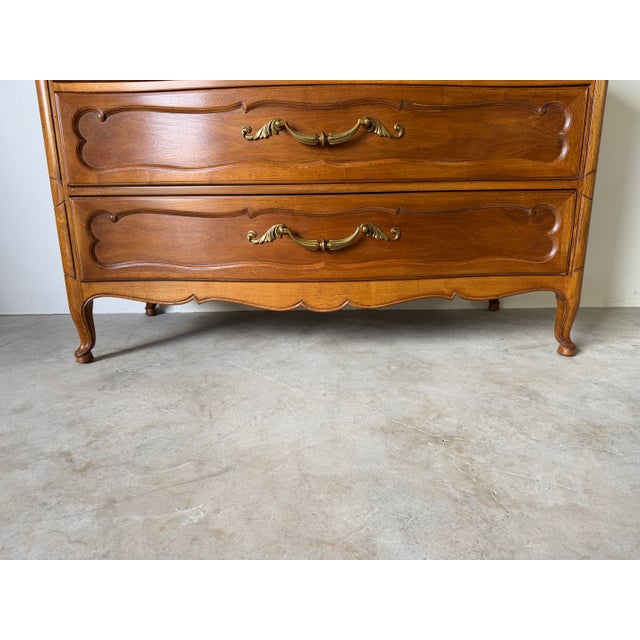 1960s Vintage French Provincial Louis XV Style Walnut & White Marble Top Three-Drawer Commode For Sale - Image 10 of 17