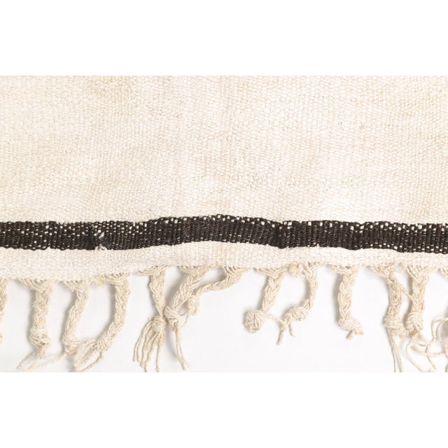 Turkish Vintage Anatolian Hemp Kilim Rug For Sale - Image 3 of 10