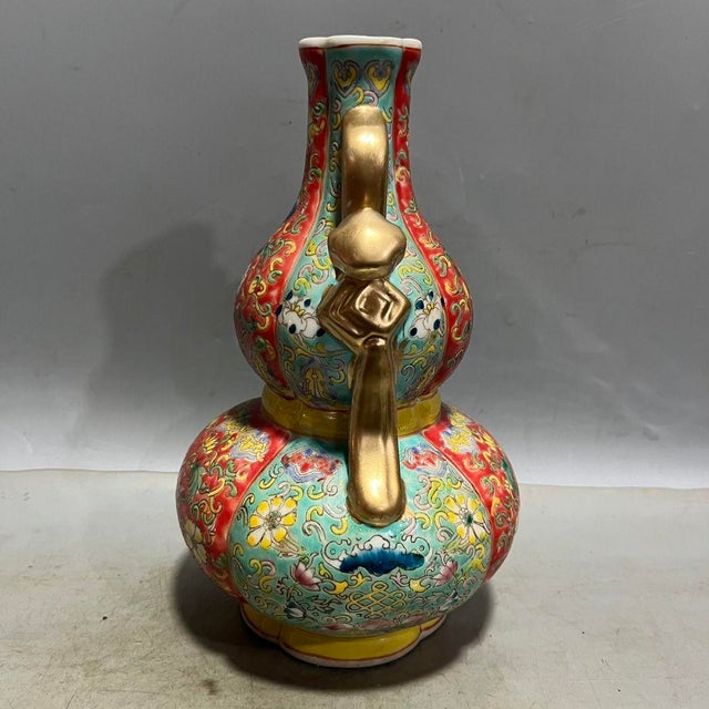 Famille Rose Gilded Double Gourd Vase With Ruyi Handles, Chinoiserie Decor Vessel For Sale In New York - Image 6 of 8