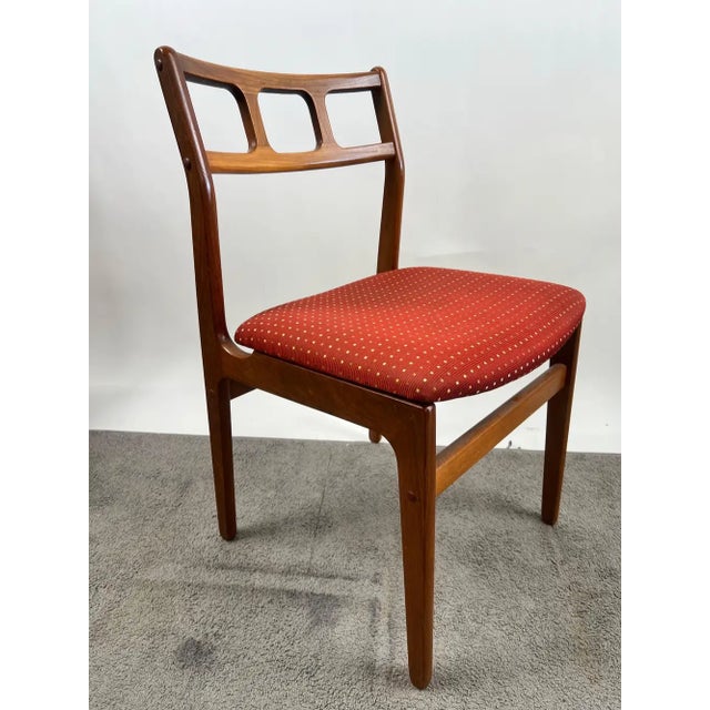 Wood Danish Mid-Century Modern Teak Dining Chairs W Rust Red Dotted Upholstery, Set 6 For Sale - Image 7 of 13
