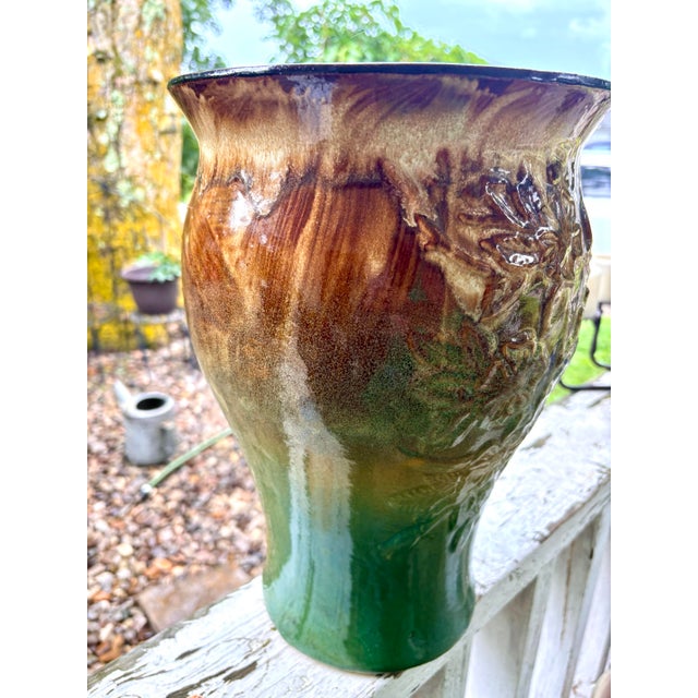 1940s Robinson Ransbottom (Rrp Co.) Majolica Art Pottery Vase | Embossed Floral Relief | Brown & Emerald Green Drip Glaze For Sale In Louisville - Image 6 of 10