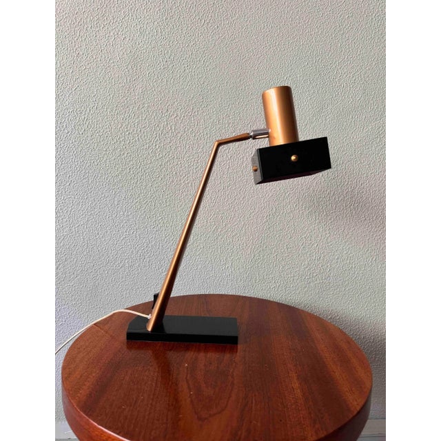 Mid-Century Modern Gold and Black Metal Geisha Table Lamp by Fase, 1967 For Sale - Image 10 of 18