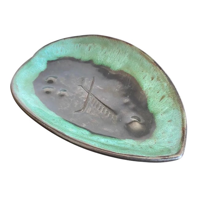 Mariana Van Allesch 1940s American Studio Pottery Leaf Bowl For Sale