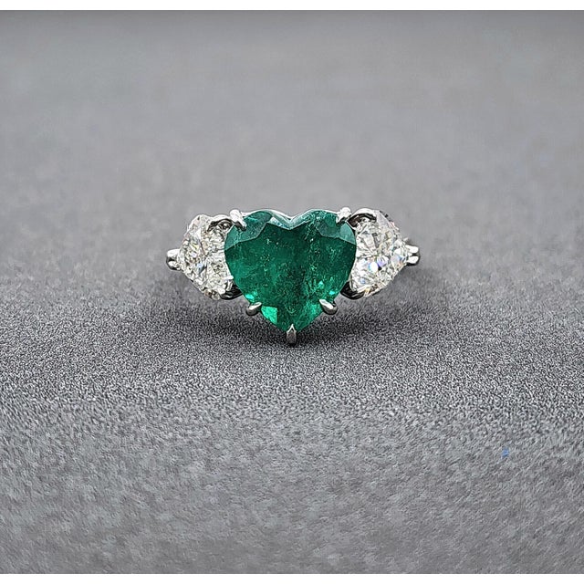 3.11 Ct Gia Certified Colombian Emerald & Diamond Ring Size 6.5 For Sale - Image 4 of 11