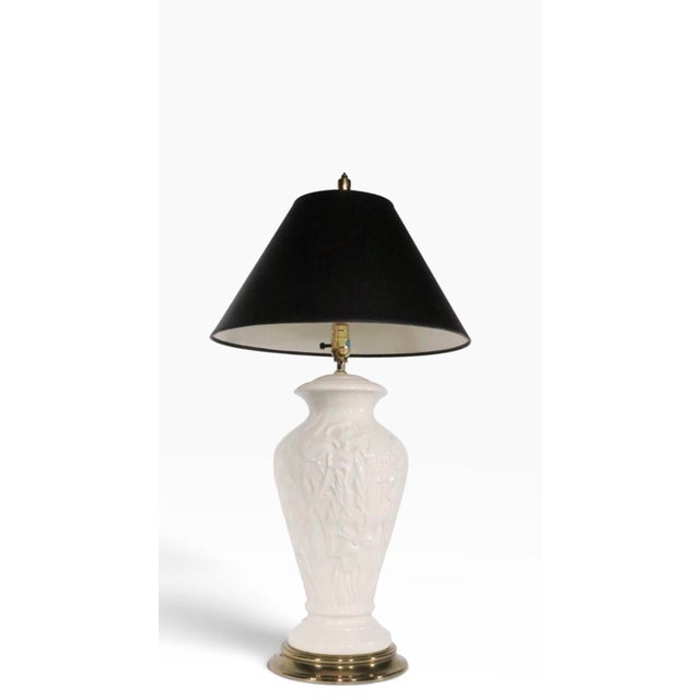 Late 20th Century Decorative White Ceramic Raised Foliate Design Table Lamp For Sale - Image 17 of 18