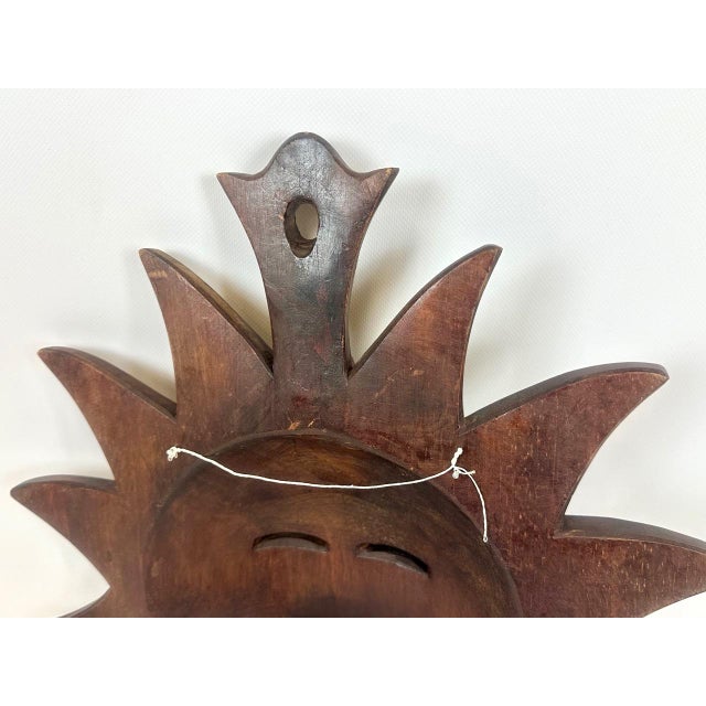 Wooden Carved Sun Face Sunburst Wall Sculpture, 20th Century For Sale - Image 10 of 15