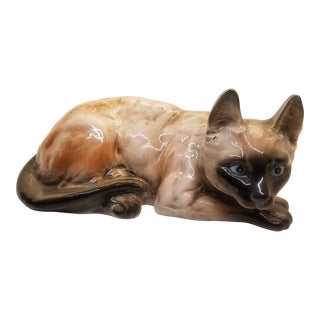 The Lovables by Shafford Ceramic Painted Siamese Cat Figure For Sale