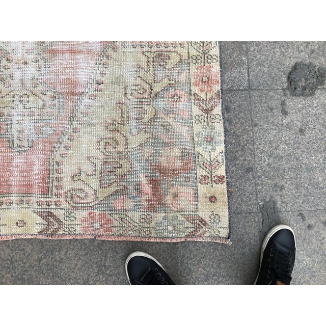 Peach 1960s Vintage Turkish Oushak Rug - 4′2″ × 6′8″ For Sale - Image 8 of 9