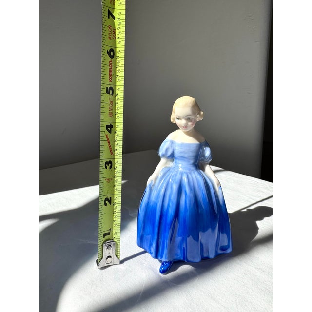 Antique Royal Doulton Figurine ~ “Marie” ~ Hn 1370 For Sale - Image 9 of 12