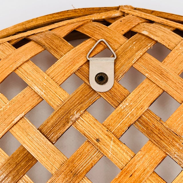 Mid 20th Century Chinoiserie Rattan Wicker Large Herb or Tobacco Drying Basket Tray or Wall Hanging For Sale - Image 10 of 11