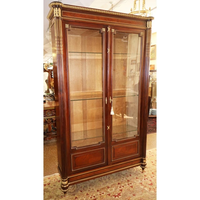 Fine 19th Century French Kingwood Bronze Ormolu Armoire Vitrine China Cabinet For Sale In New York - Image 6 of 10