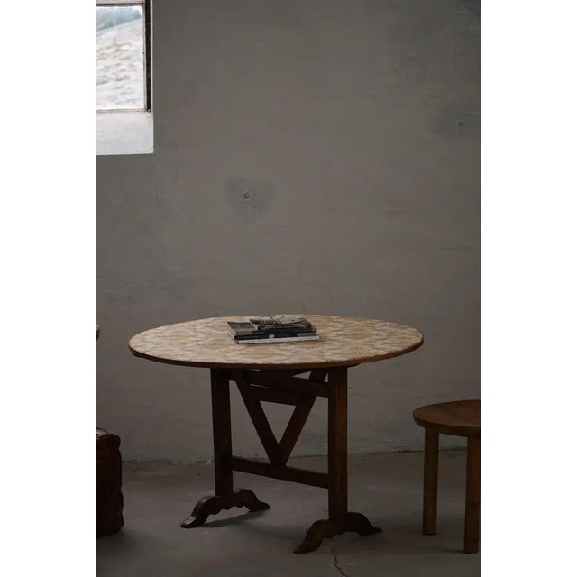 19th Century French Vigneron Round Tilt-Top Table with Floral Textile Top, 1890s For Sale - Image 16 of 18