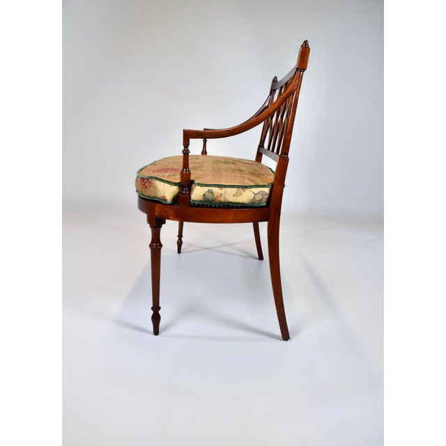1990s Mahogany Sheraton Style Caned Settee With Floral Silk Cushion, 1990s For Sale - Image 5 of 14
