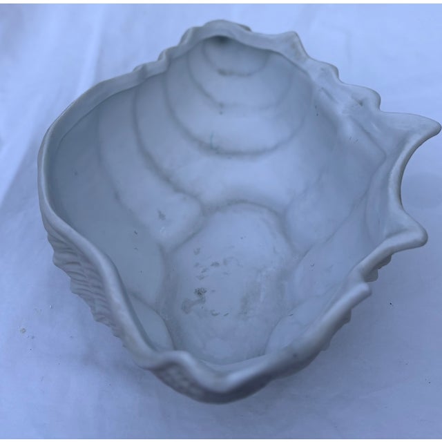 Trompe-L’oeil Porcelain White Conch Shell Bowl/Planter. For Sale In Palm Springs - Image 6 of 9