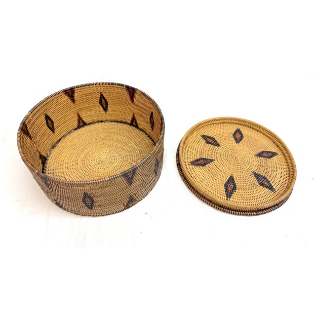 Antique 19th Century Native American Pima Hand Woven Wicker Lidded Basket Indian For Sale - Image 11 of 13