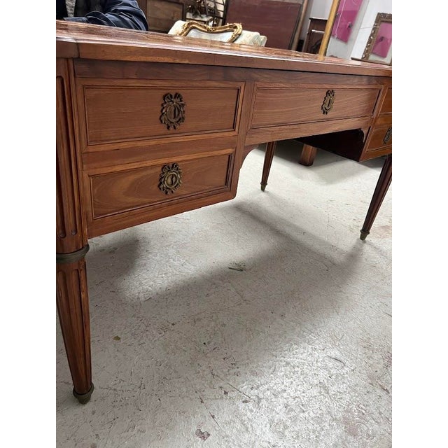 Louis XVI Style Desk in Walnut Wood, 1800s For Sale - Image 6 of 18