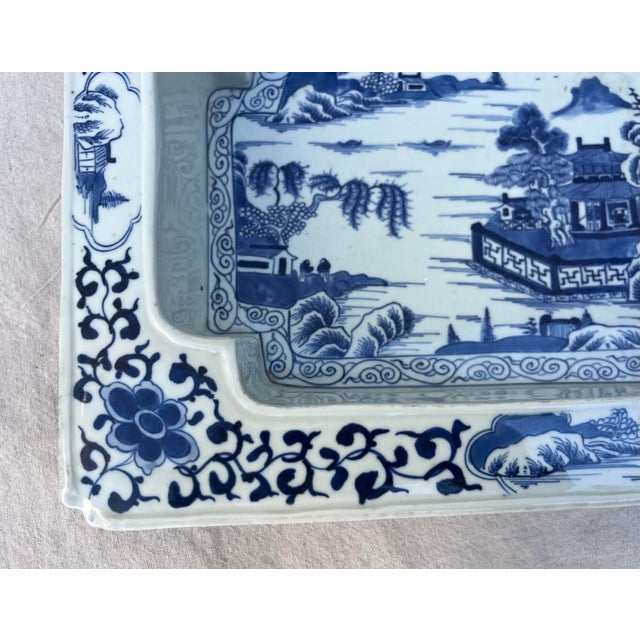 Rare, hard to find antique Chinese Export Canton narcissus planter or bulb tray. The blue and white planter is Canton...