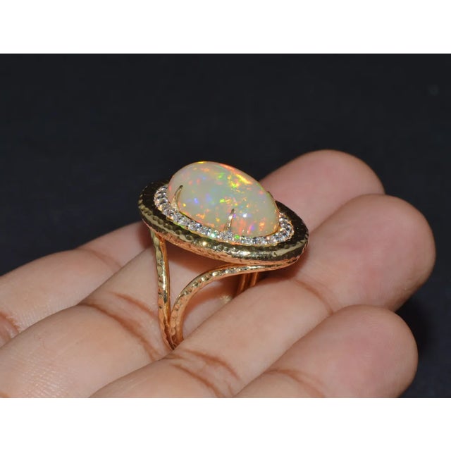 Certified Natural 7.44Cts VS F Diamond Opal Cocktail Halo Hammered 18K Solid Gold Ring, size 6.75 For Sale In Dallas - Image 6 of 10