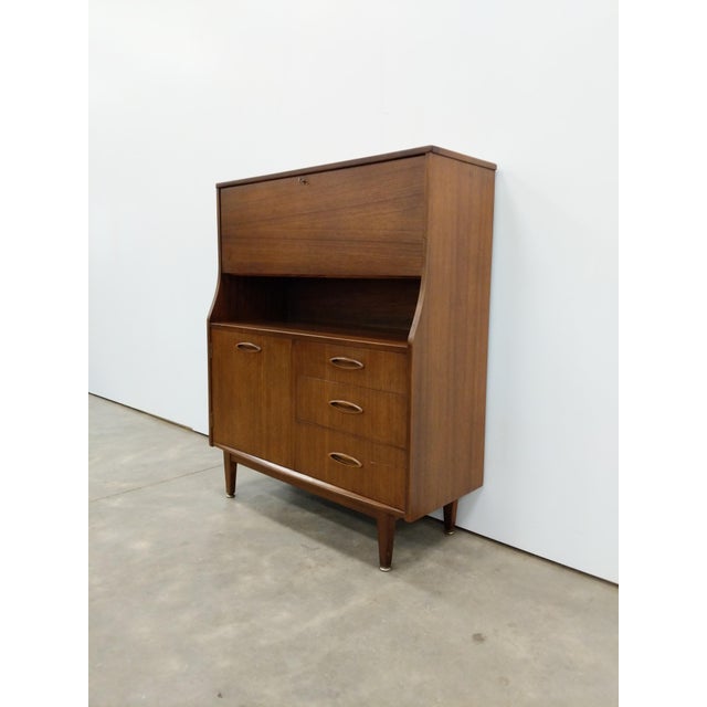 Mid-Century Modern Vintage Mid Century Modern Cabinet / Sideboard Attributed to Jentique For Sale - Image 3 of 8