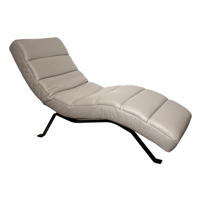 Modern Chaise Lounge in Leather For Sale