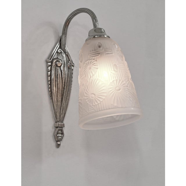Daum Lorrain Daum Set of Three French Art Deco Floral Nickel Bronze Wall Sconces - 1930s For Sale - Image 4 of 10