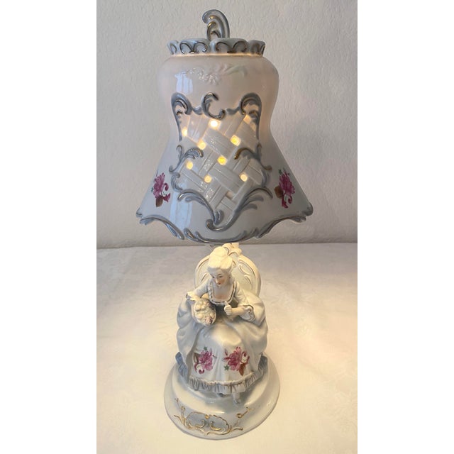 Vintage Porcelain Capodimonte/Dresden Style Figural Nobel Lady Boudoir Lamp With Matching Reticulated Shade Excellent Condition For Sale - Image 12 of 14